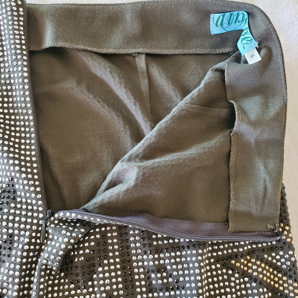 Mini skirts - Picture 2 of 5